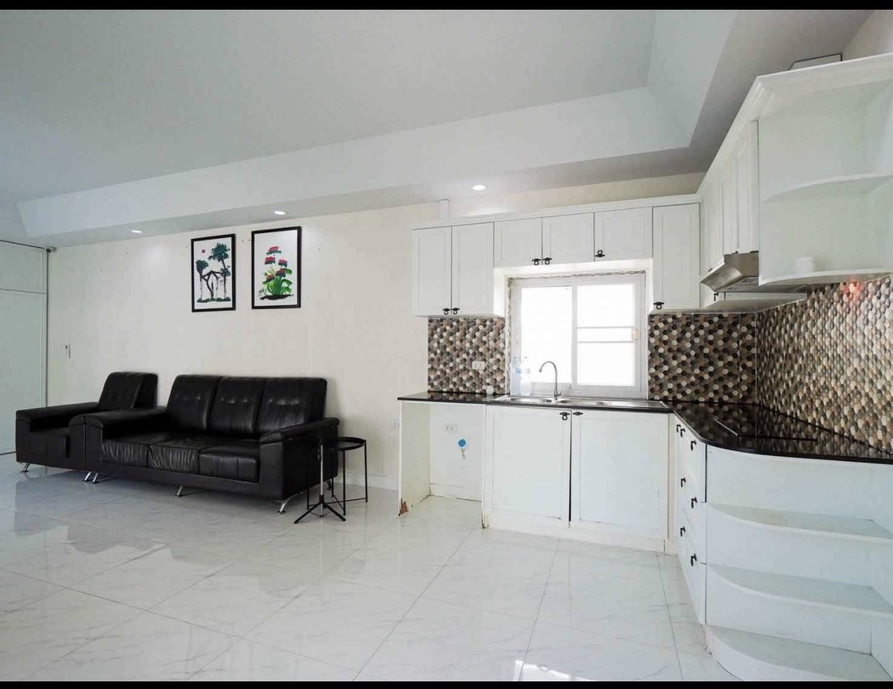 House for Sale East - Property photo 5