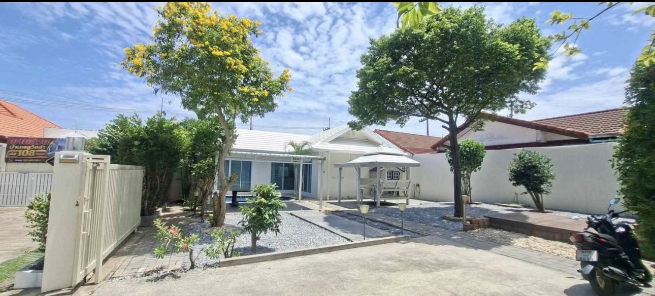 House for Sale East - Property photo 2