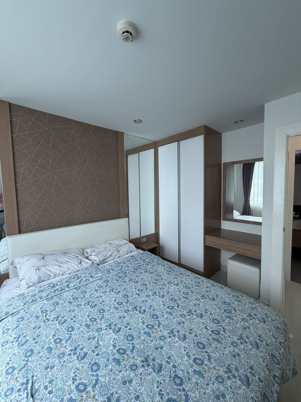 Amazon - Property photo 5