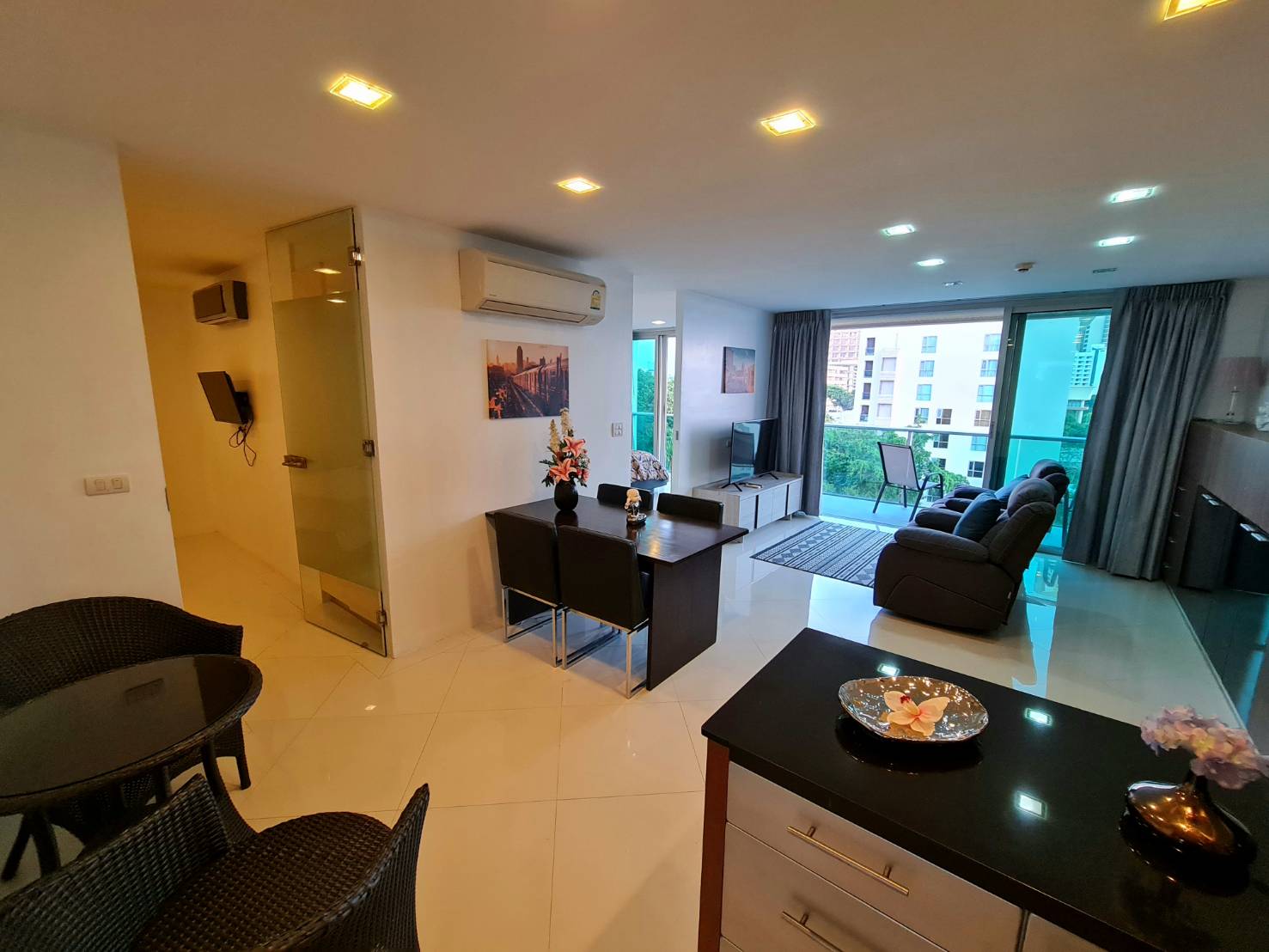 Laguna Heights Condominium - Property photo 2